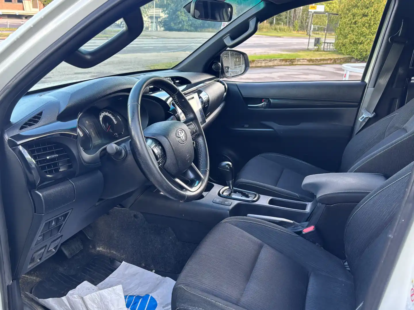 car-image