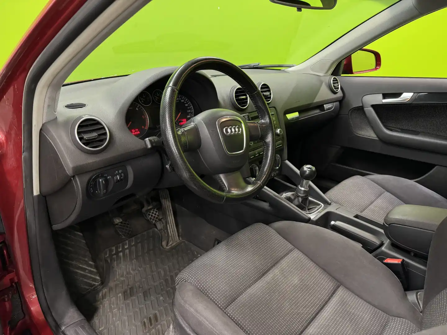 car-image
