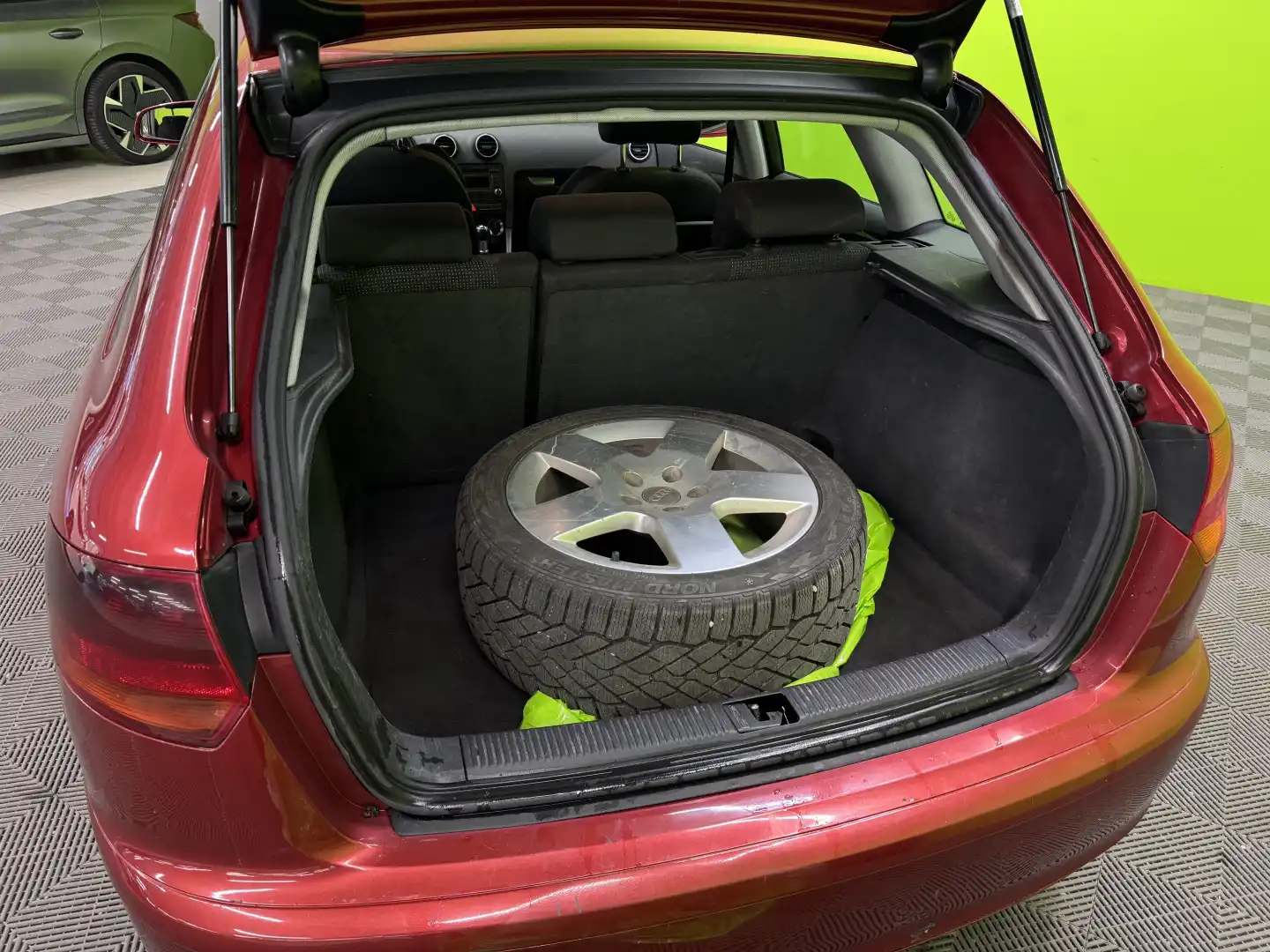 car-image