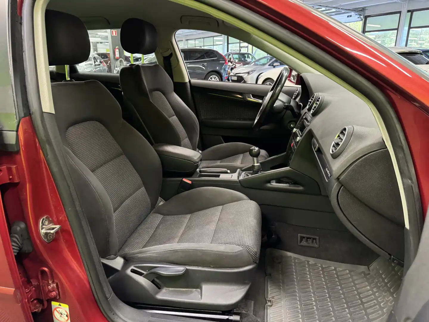 car-image
