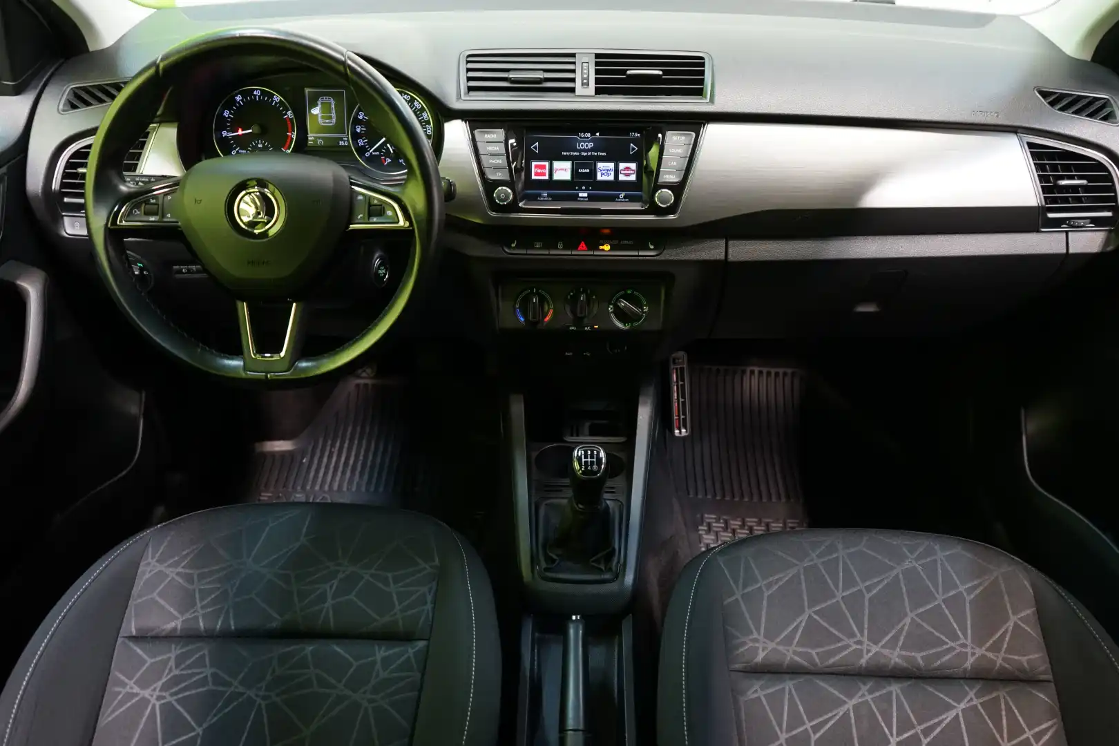 car-image