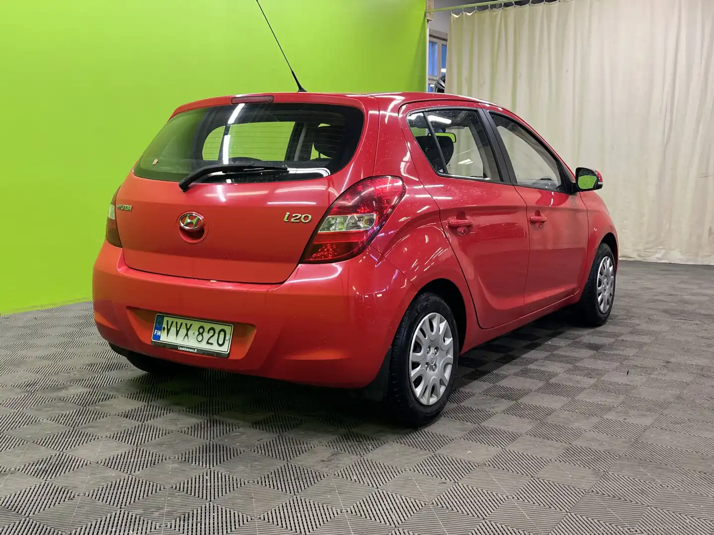 car-image