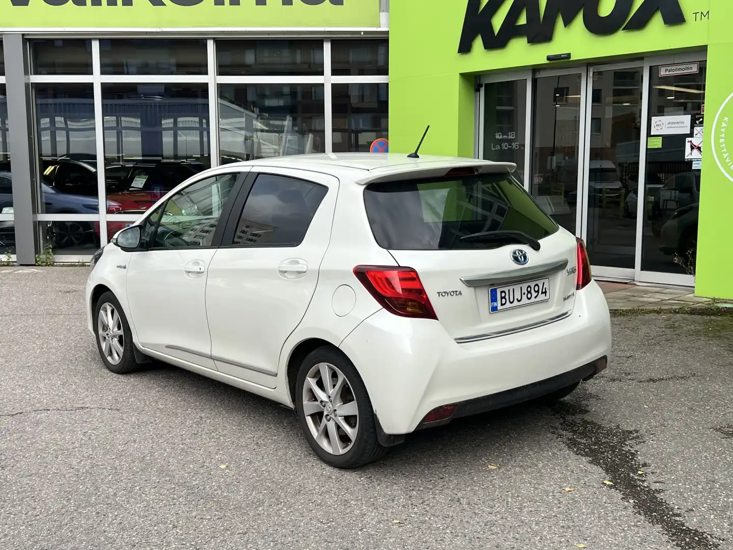 car-image