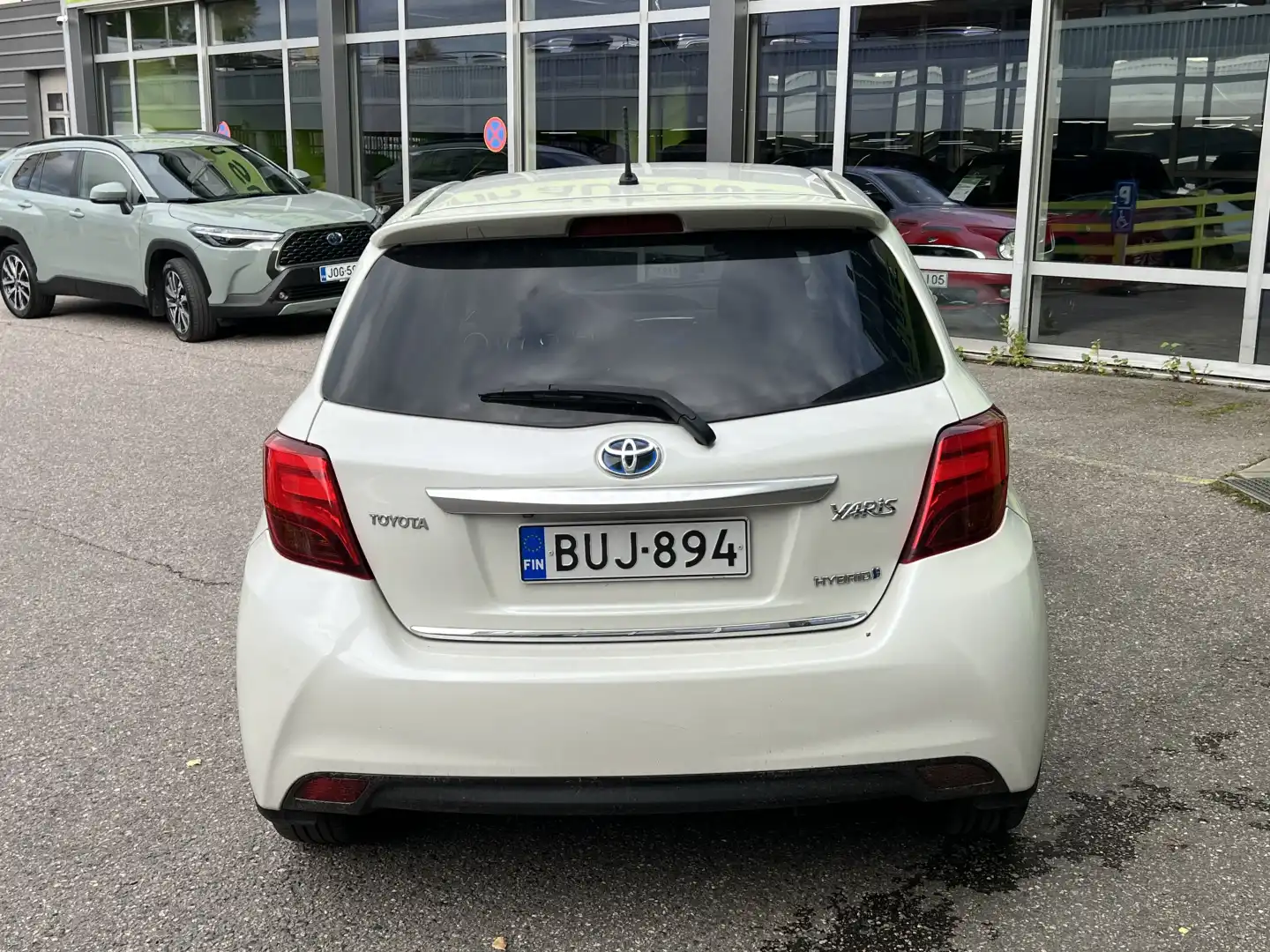 car-image