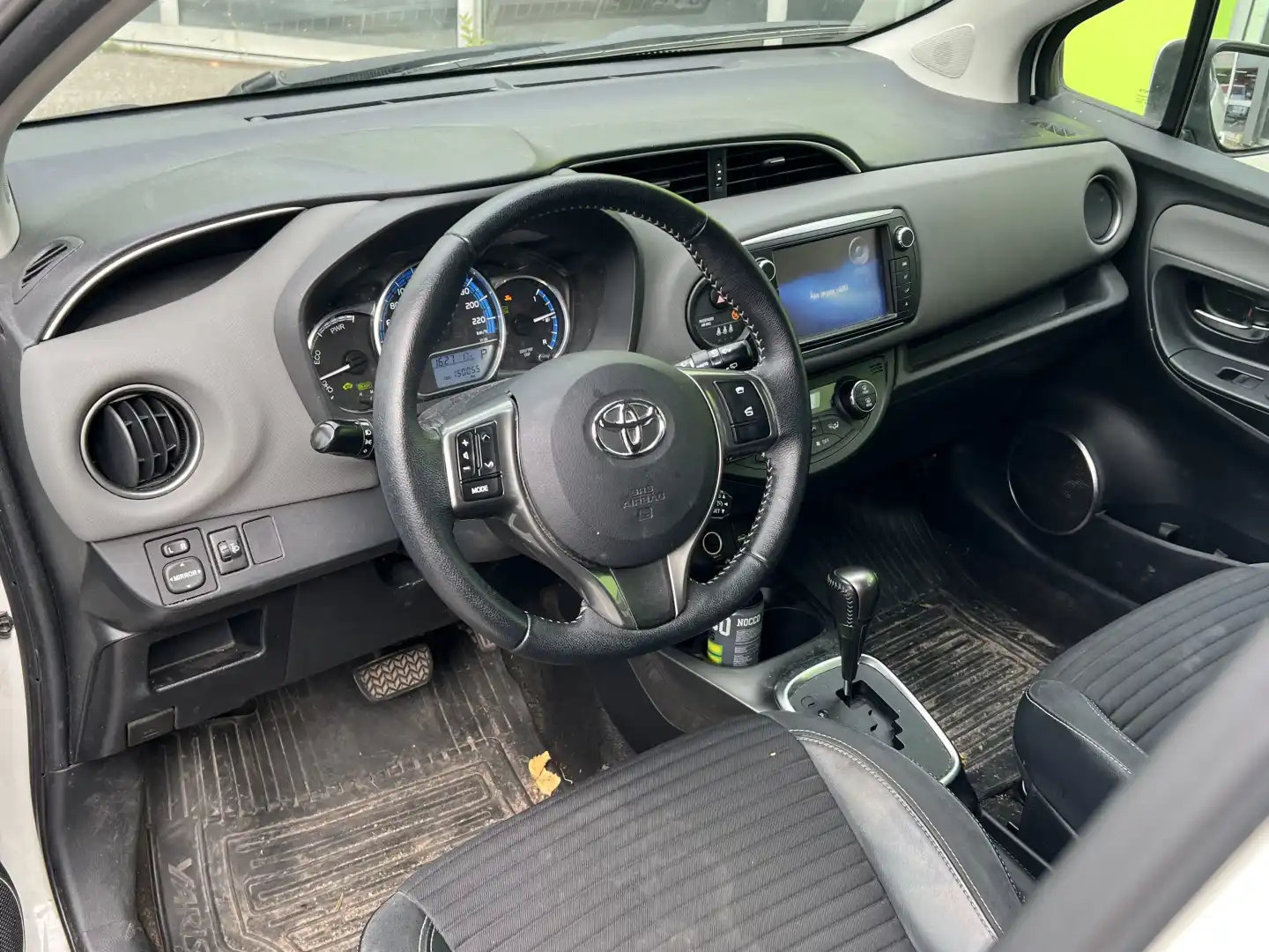 car-image