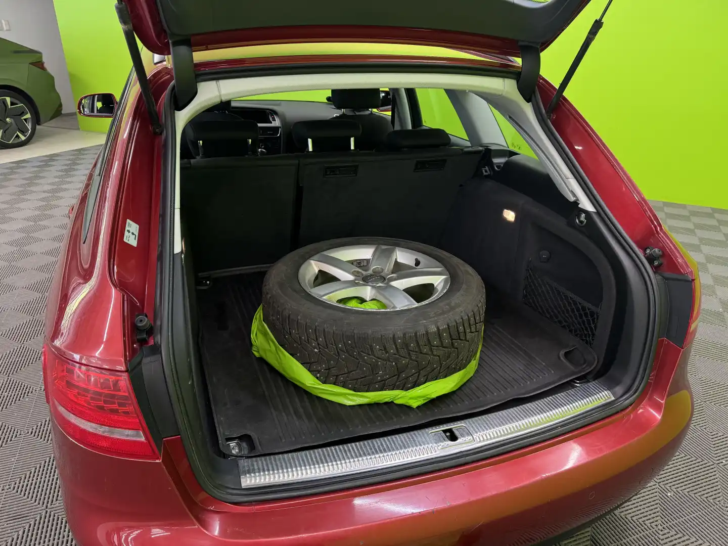 car-image
