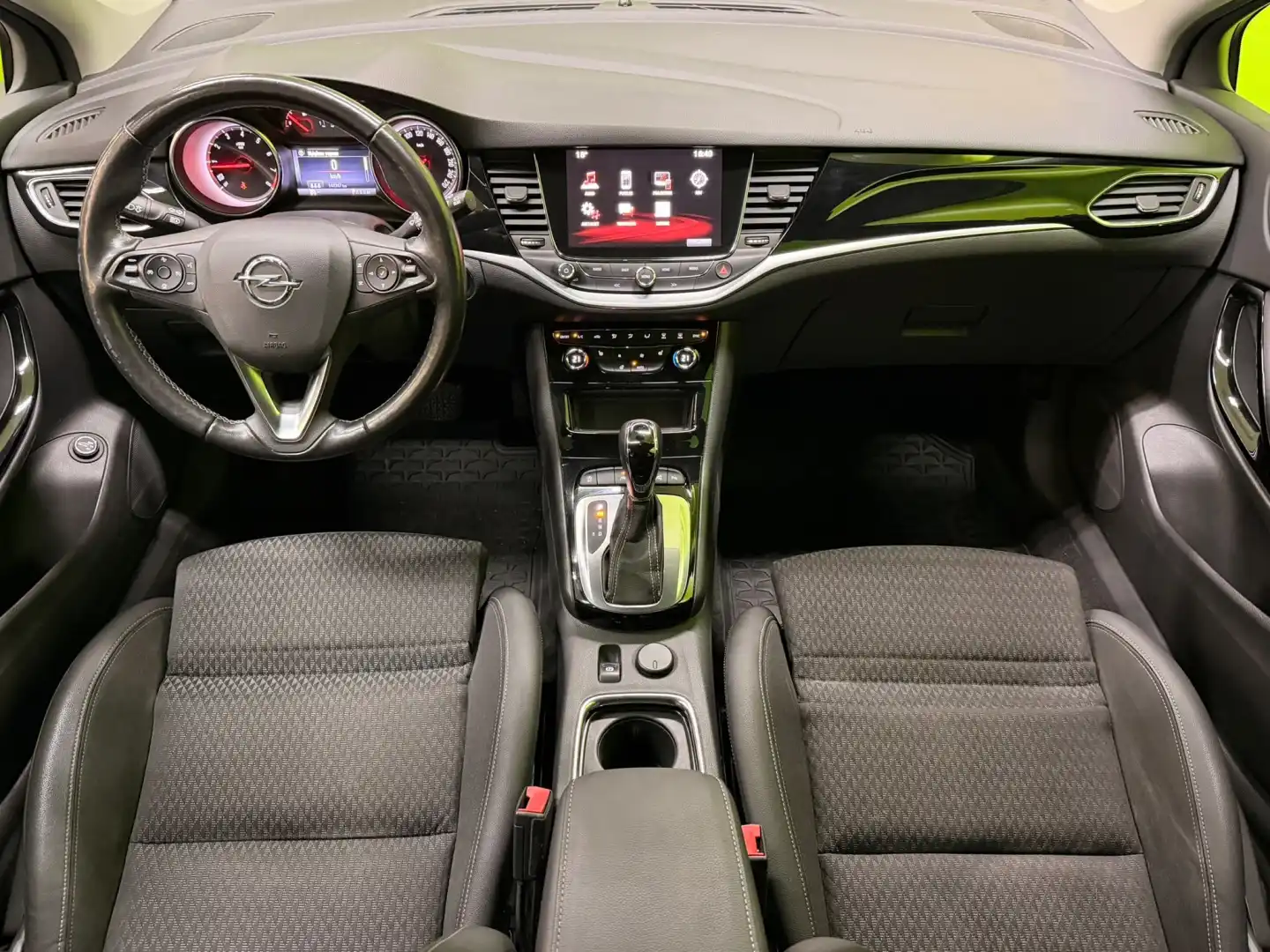 car-image