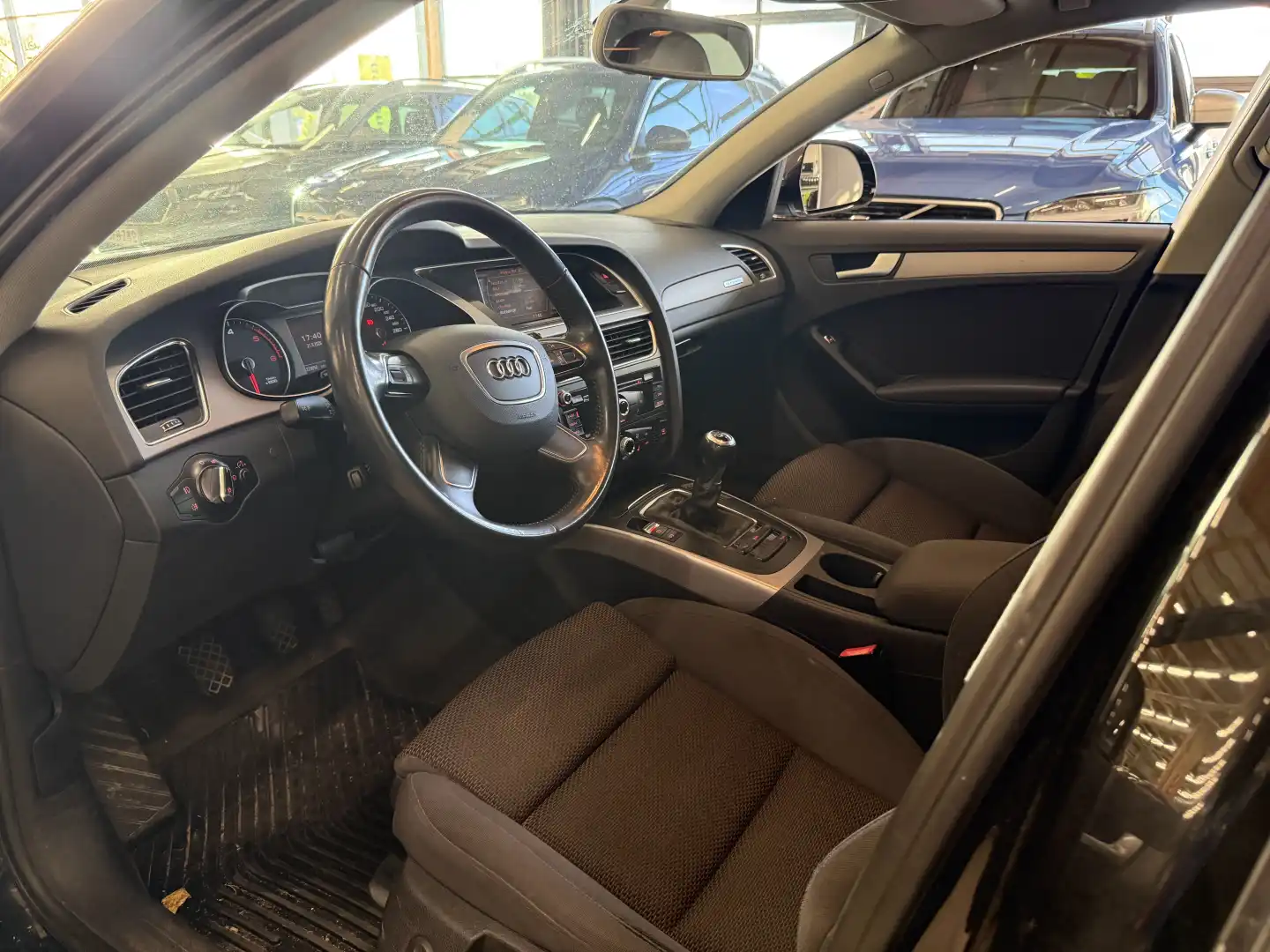 car-image