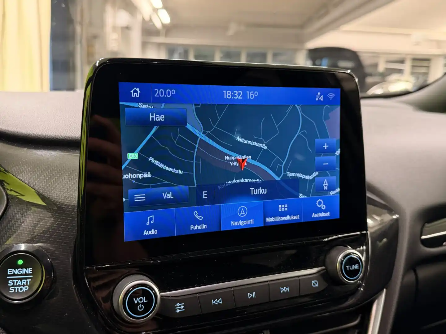 car-image