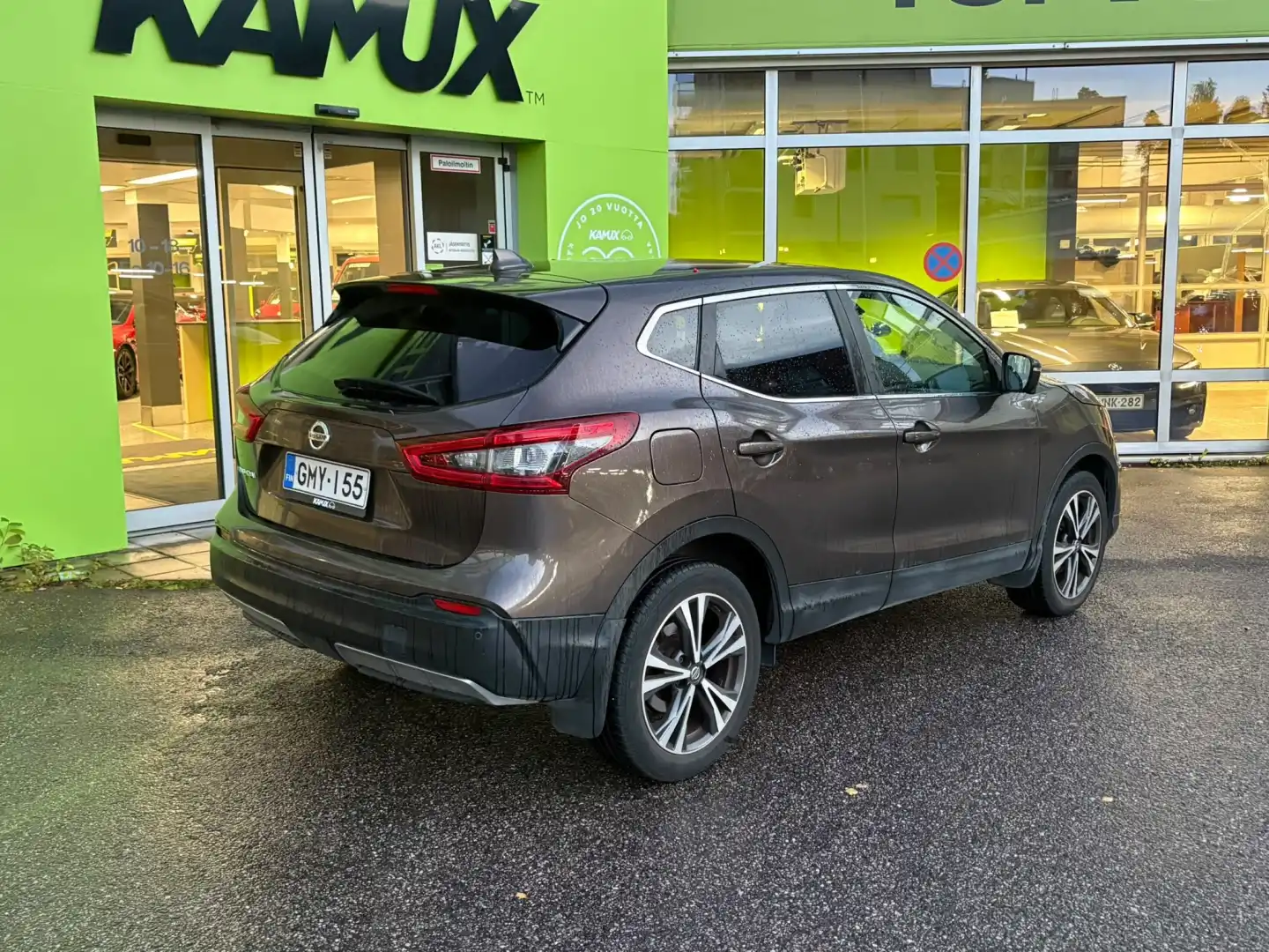 car-image