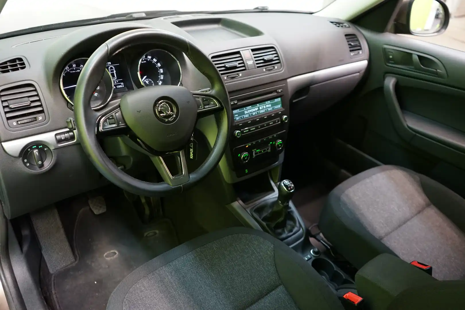 car-image