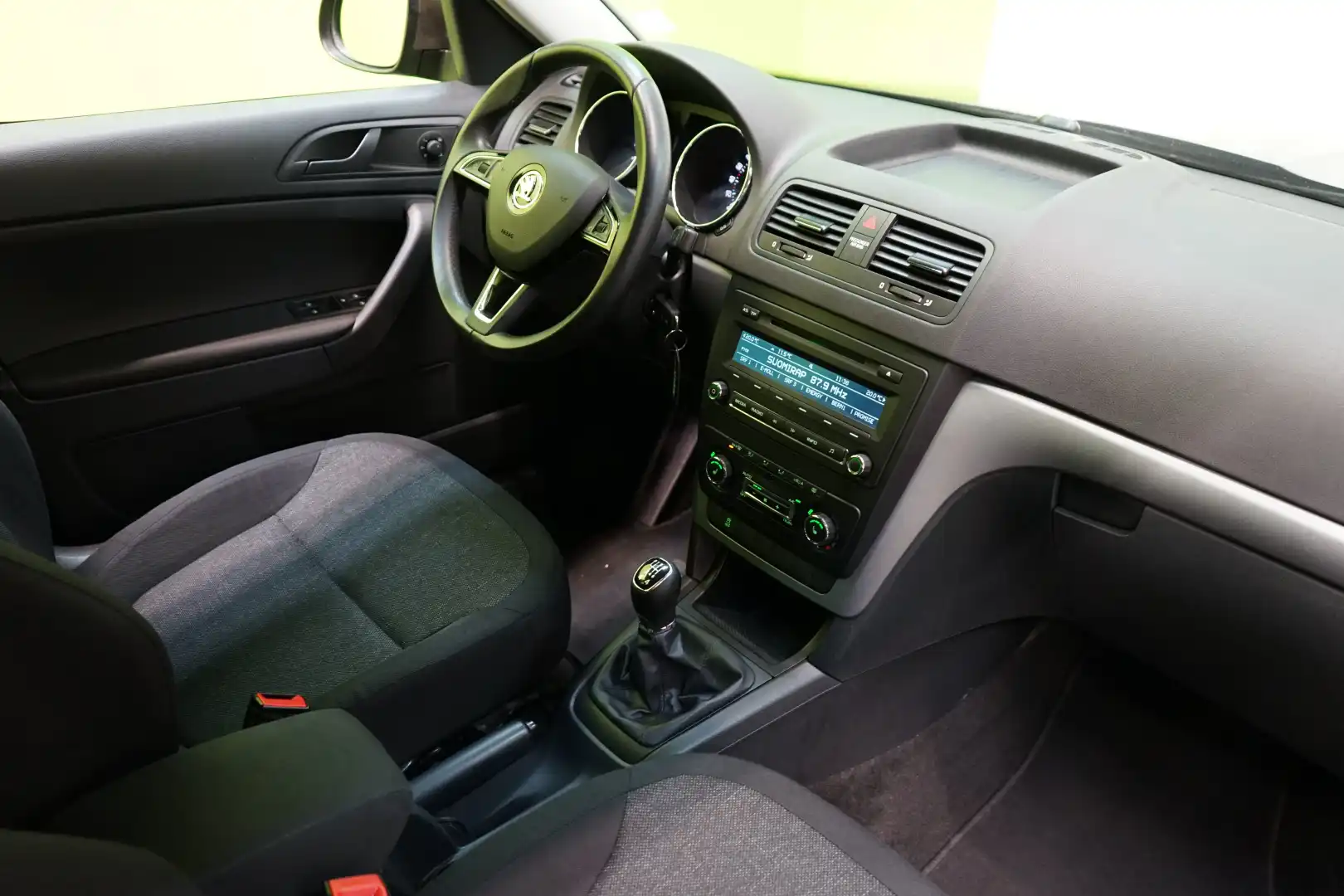 car-image