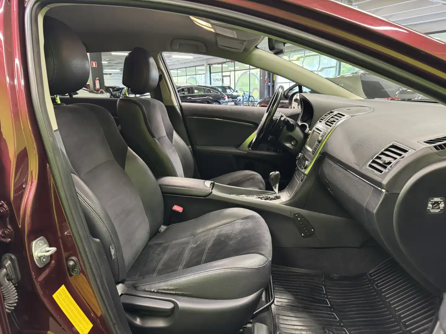 car-image