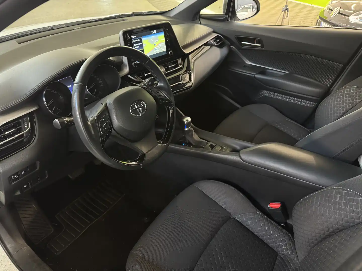 car-image