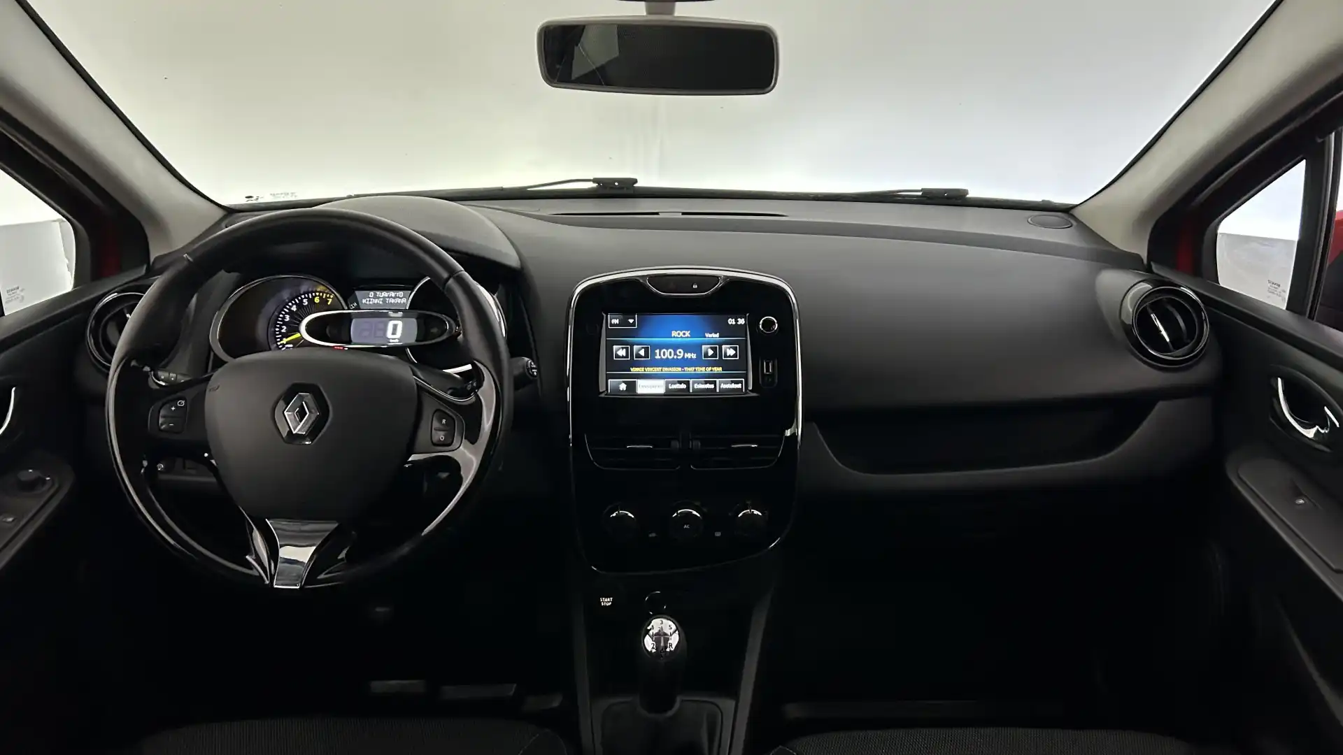 car-image