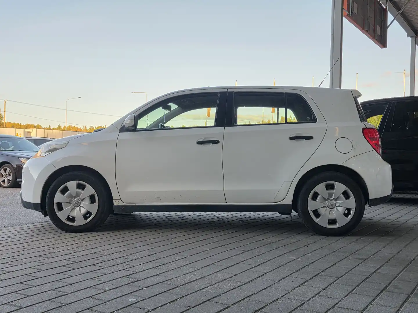 car-image
