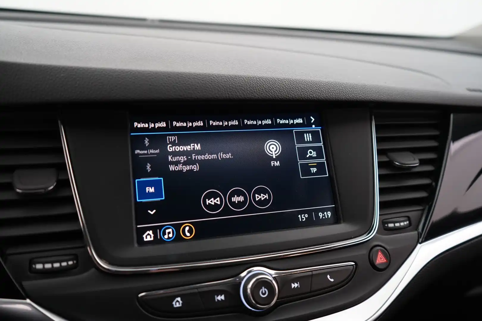 car-image