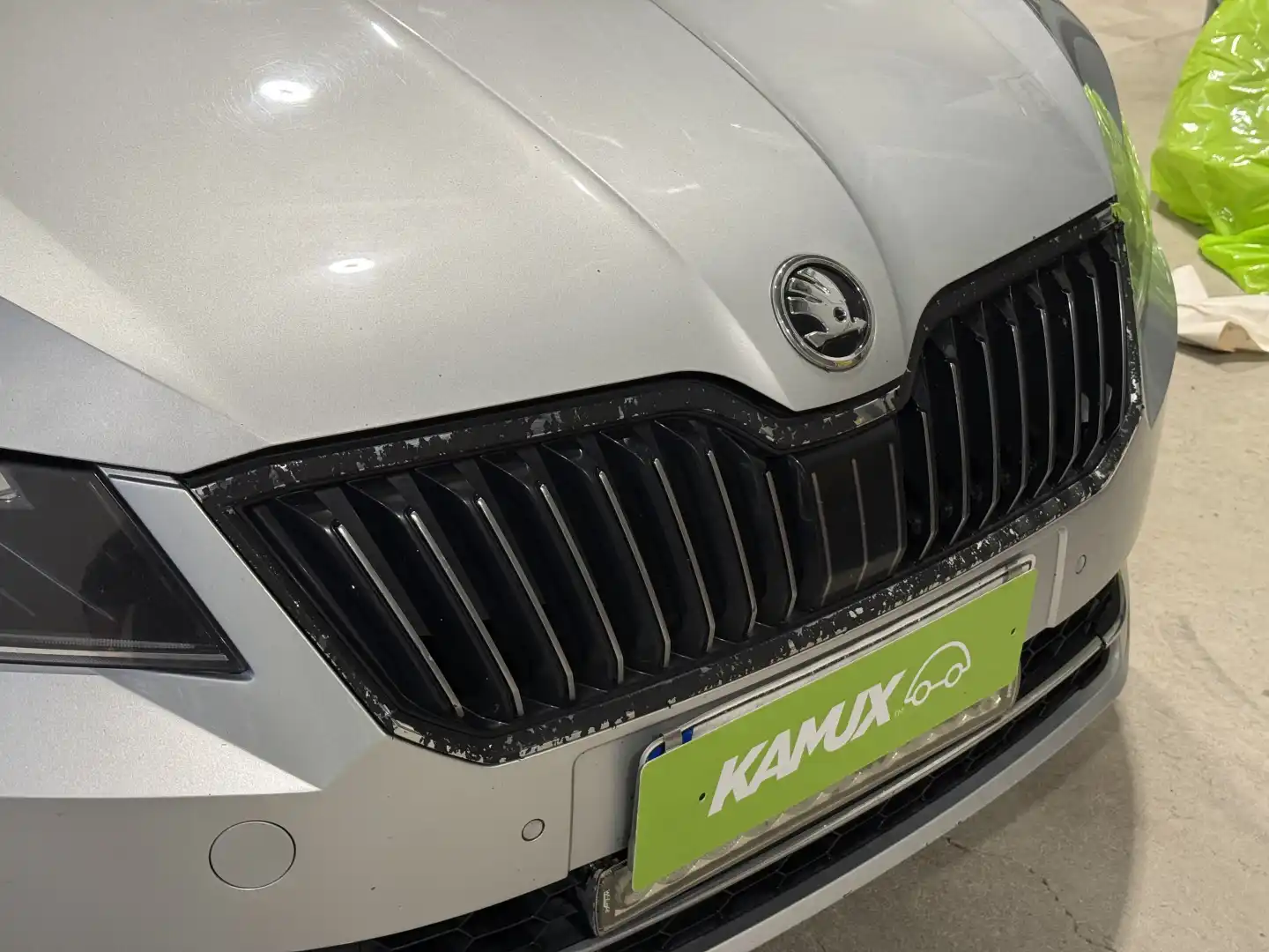 car-image