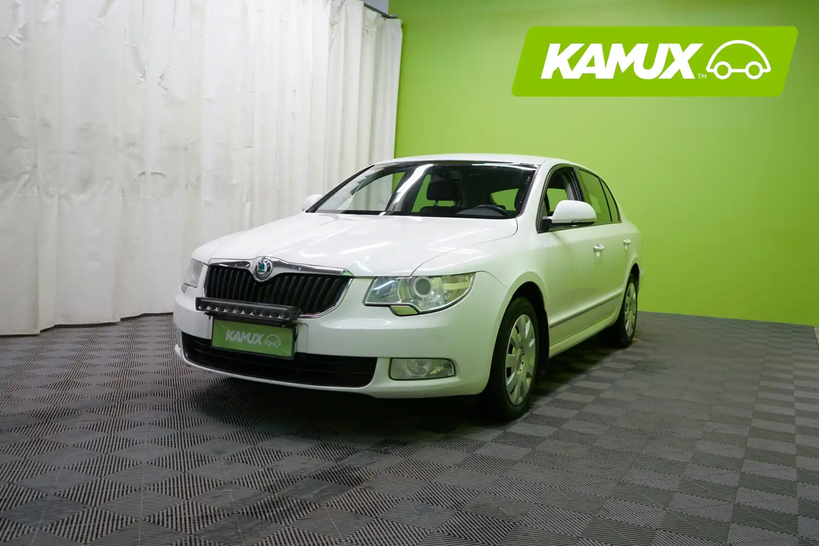 car-image