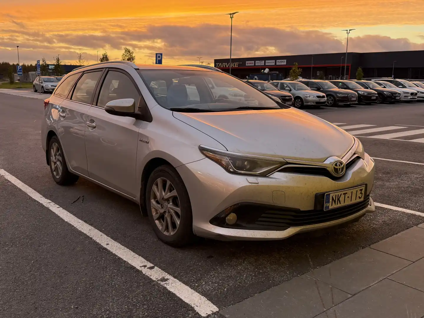 car-image