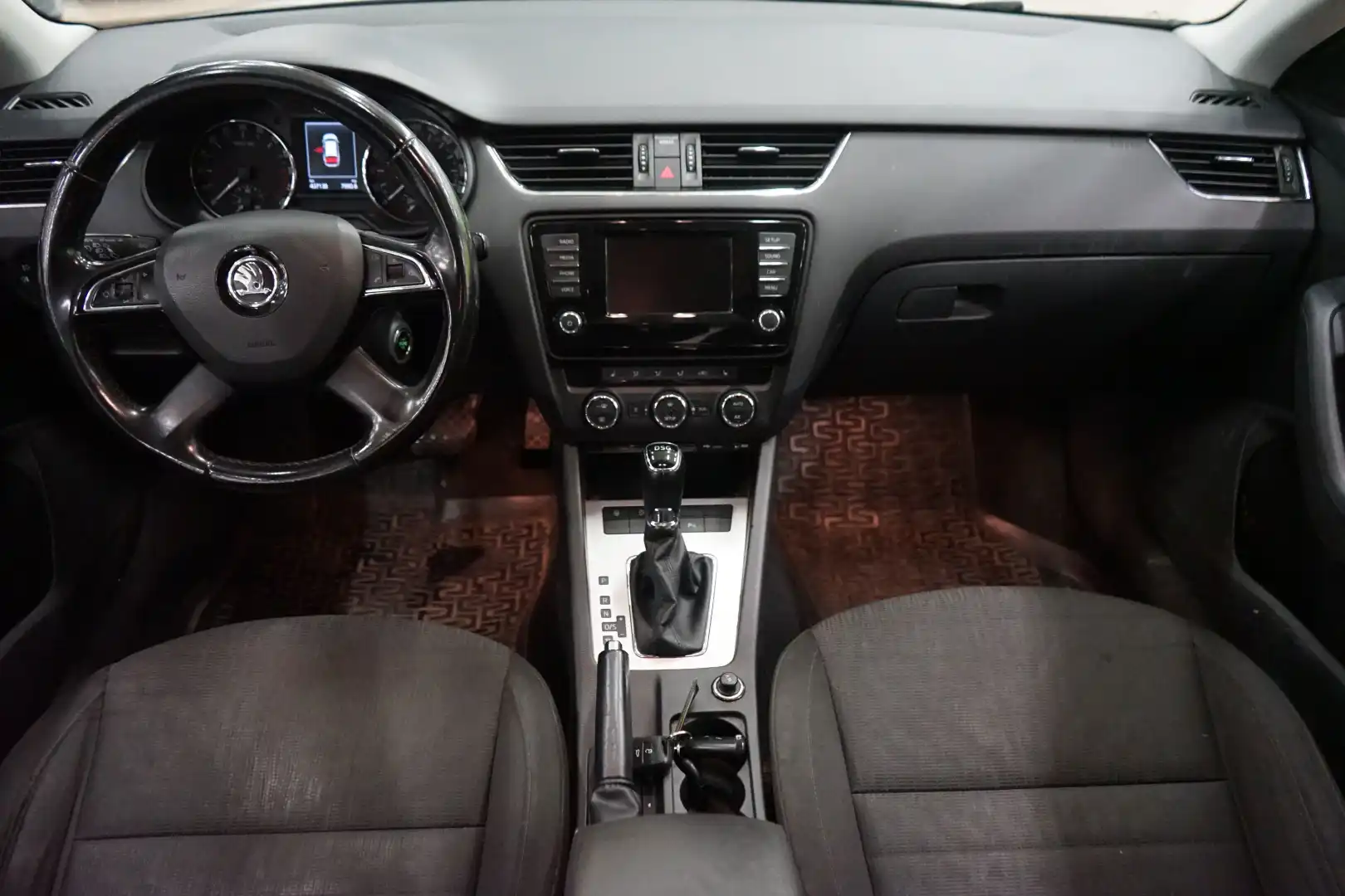 car-image