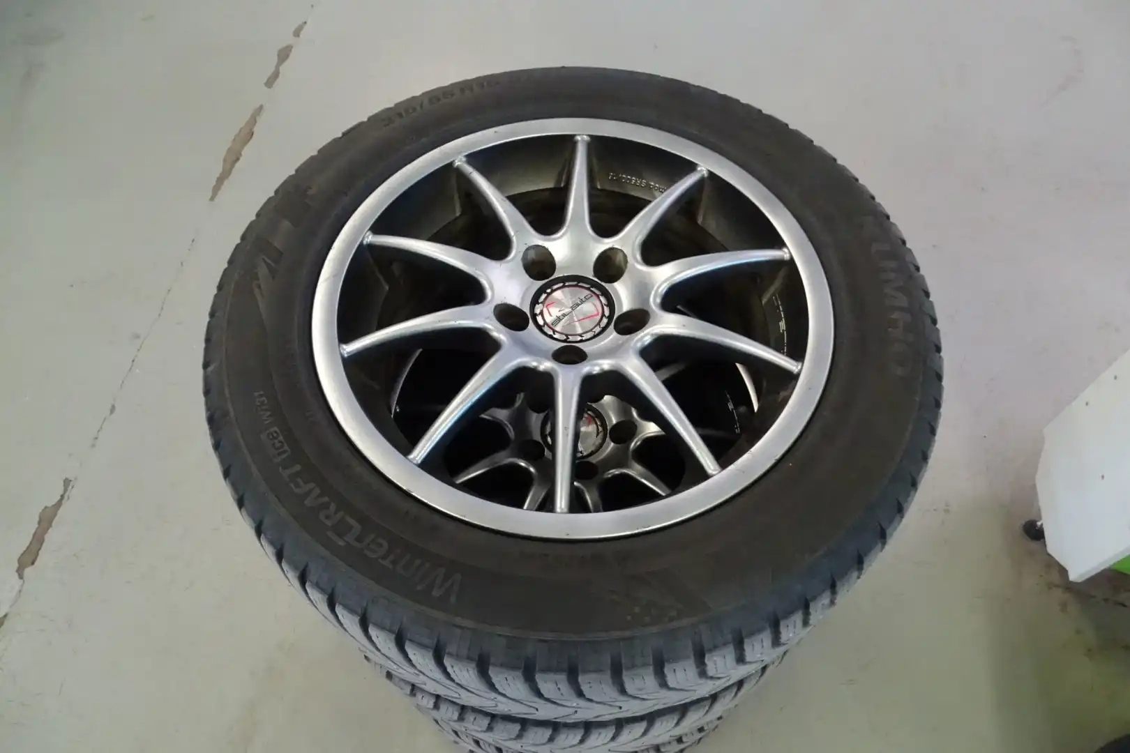 car-image