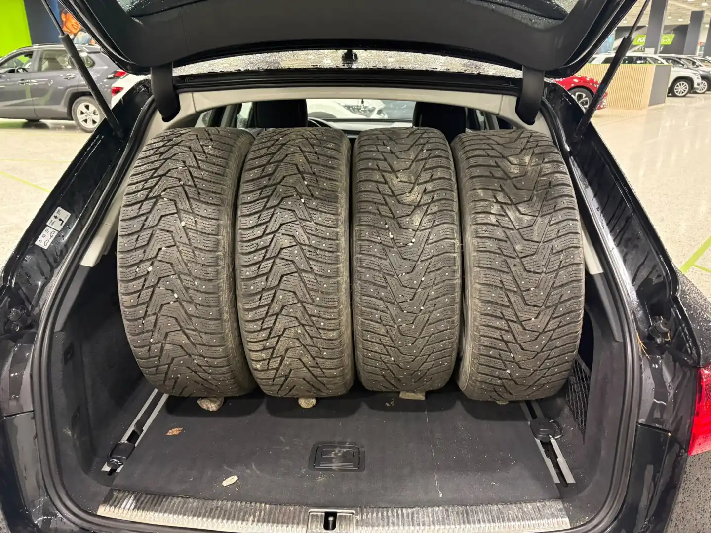 car-image