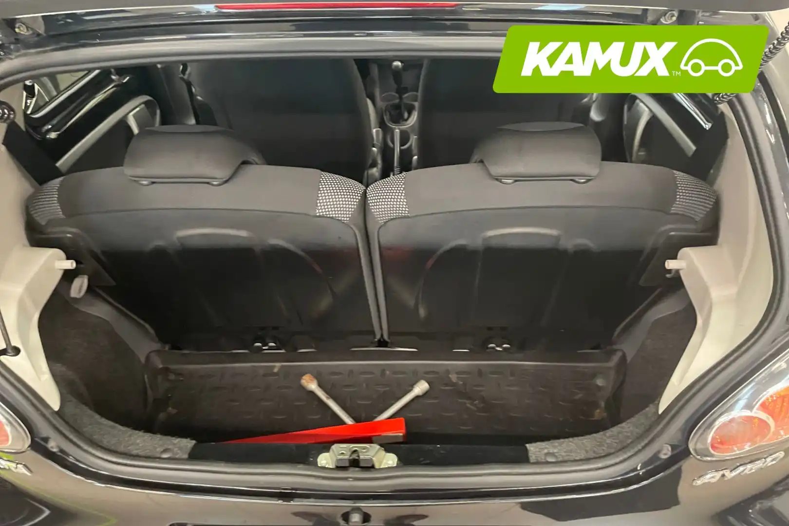 car-image