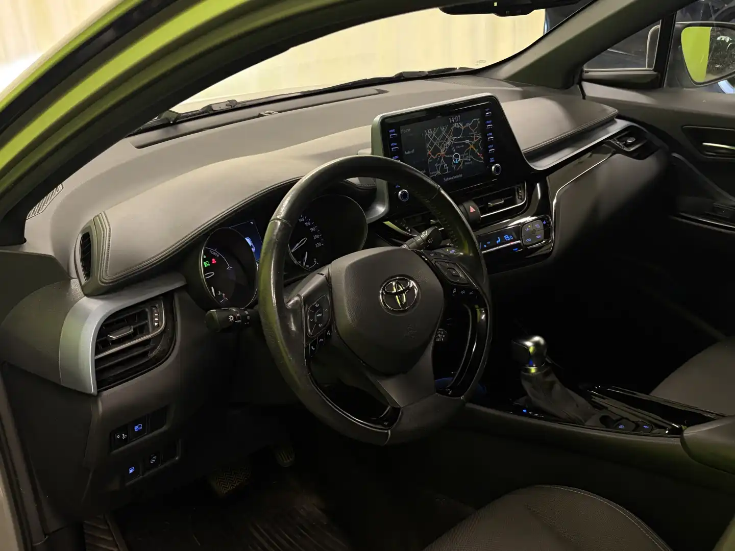 car-image