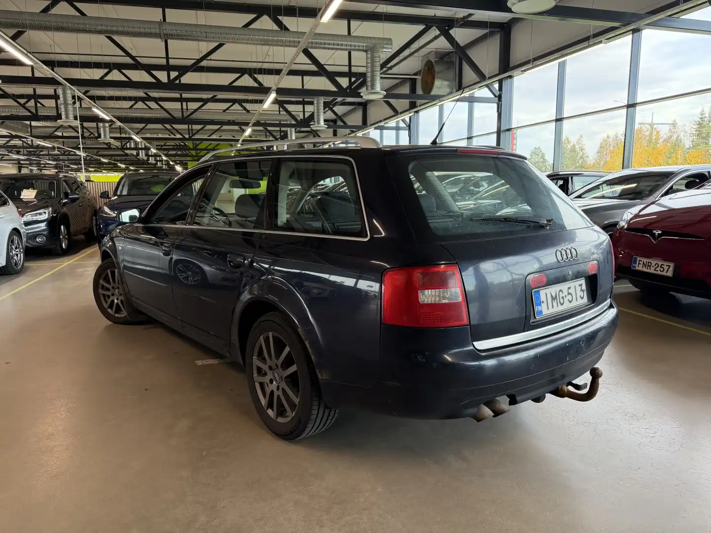 car-image