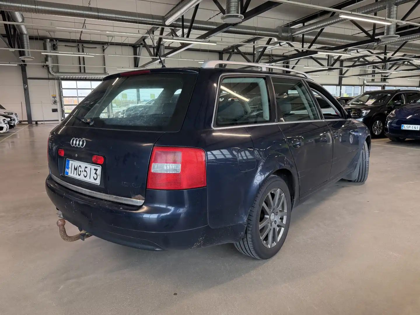 car-image