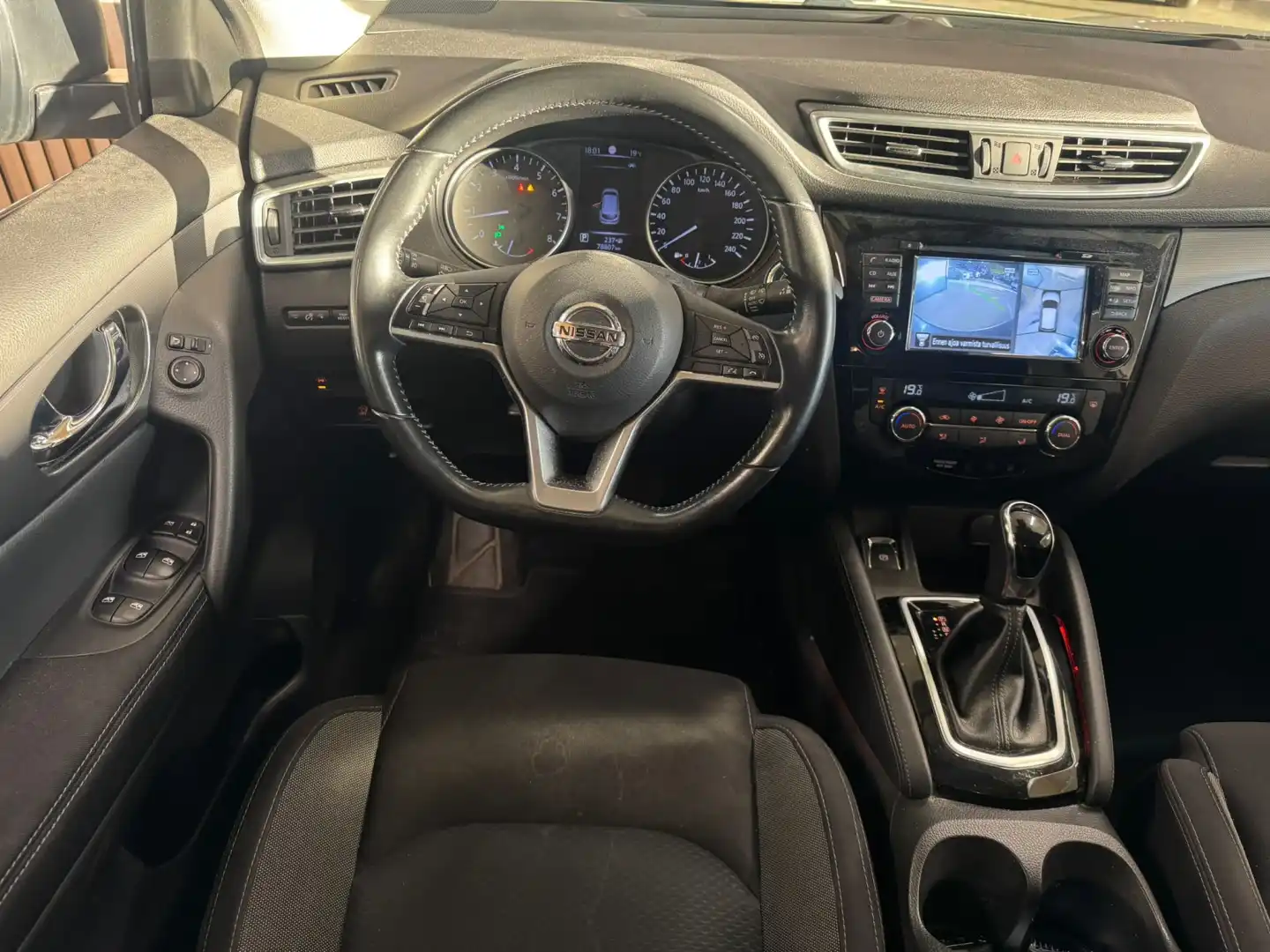 car-image