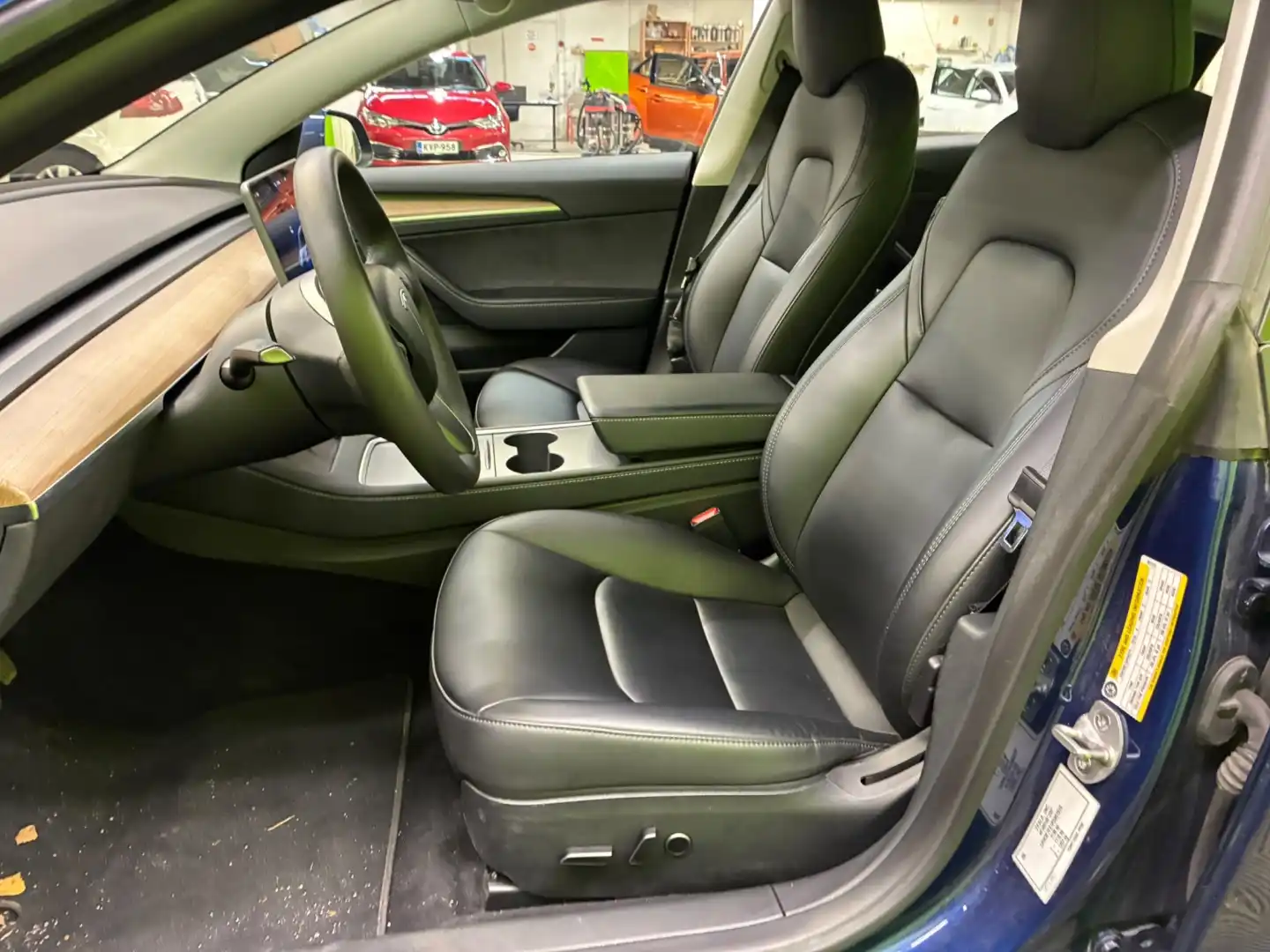 car-image