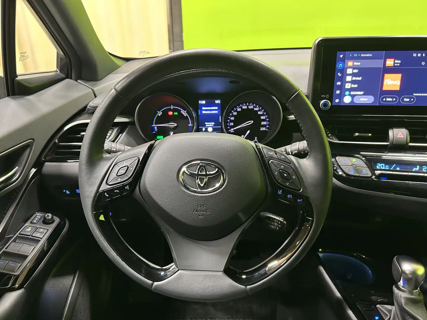 car-image