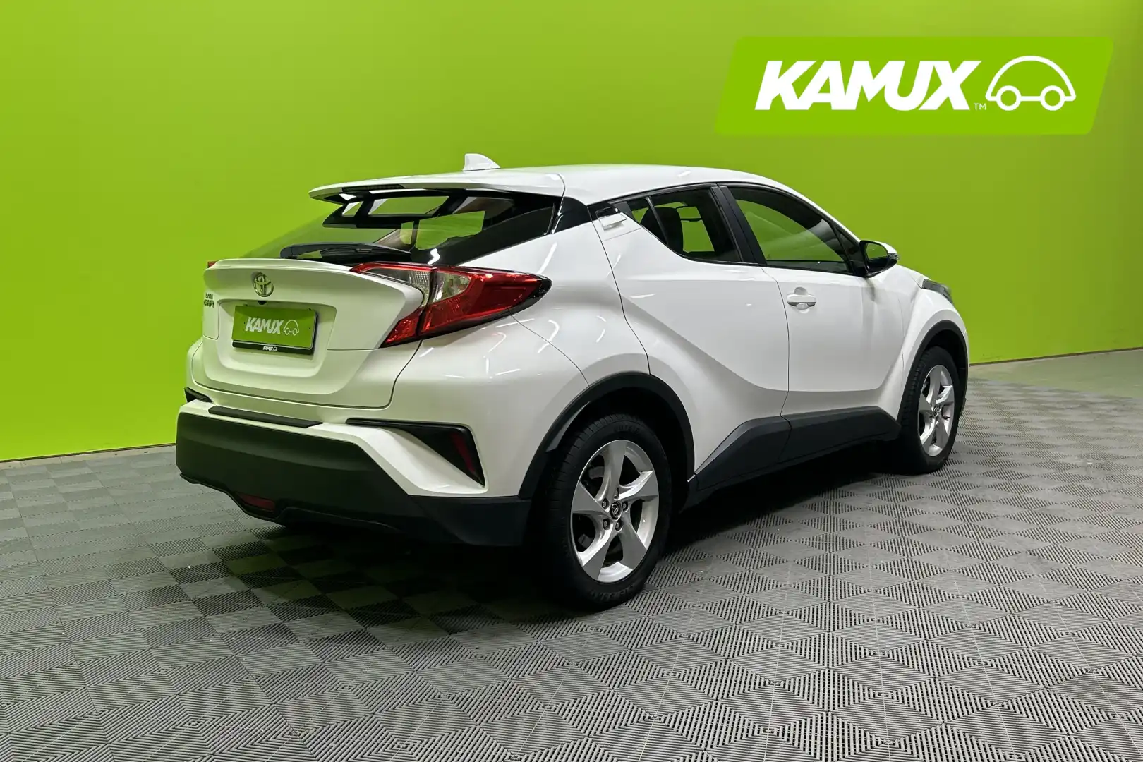 car-image