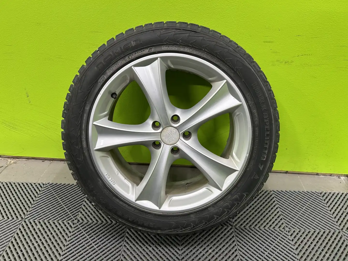 car-image