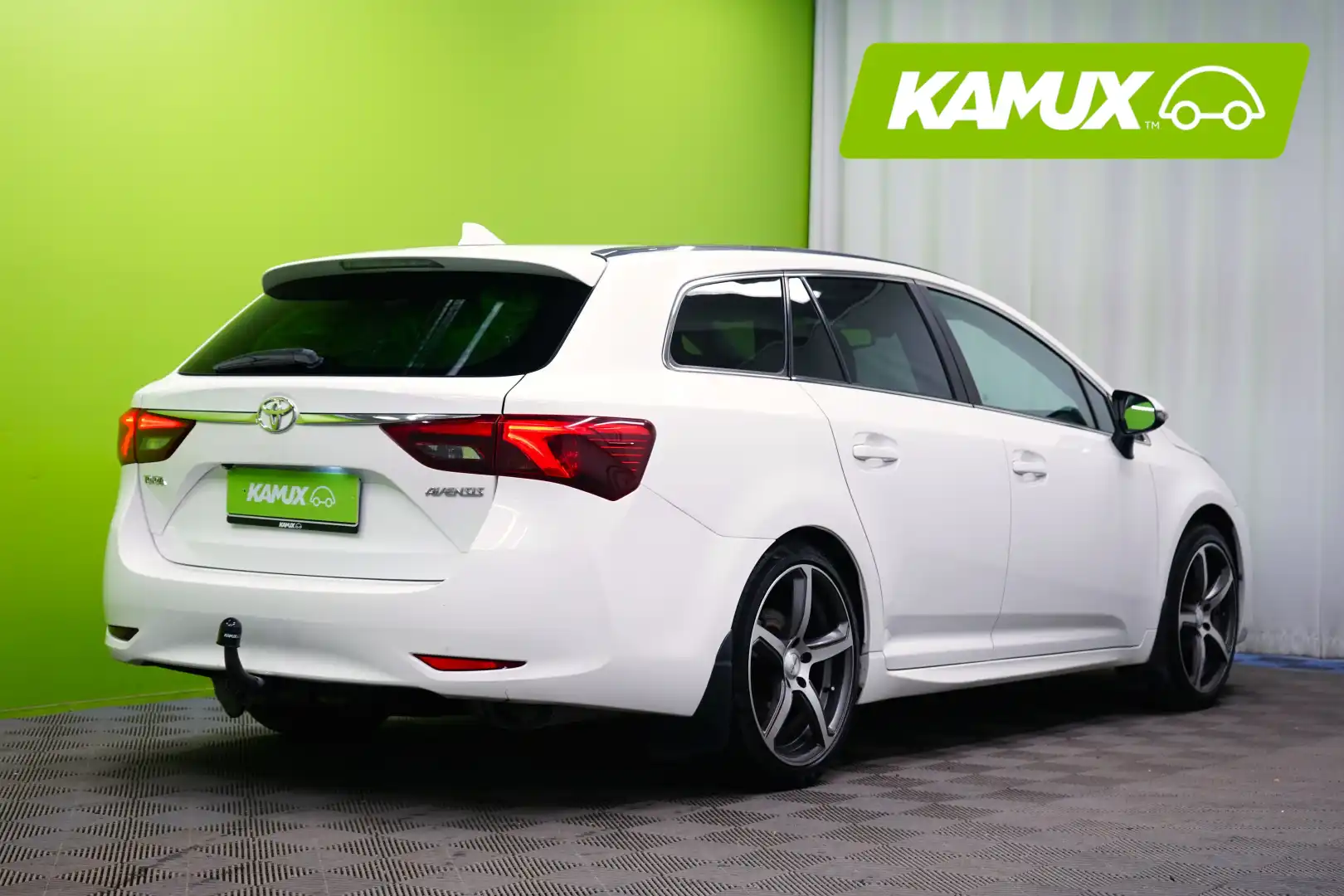 car-image