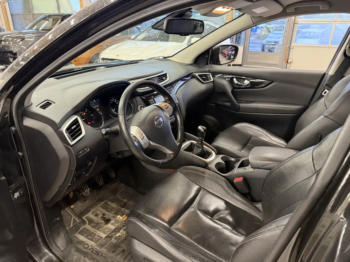 car-image