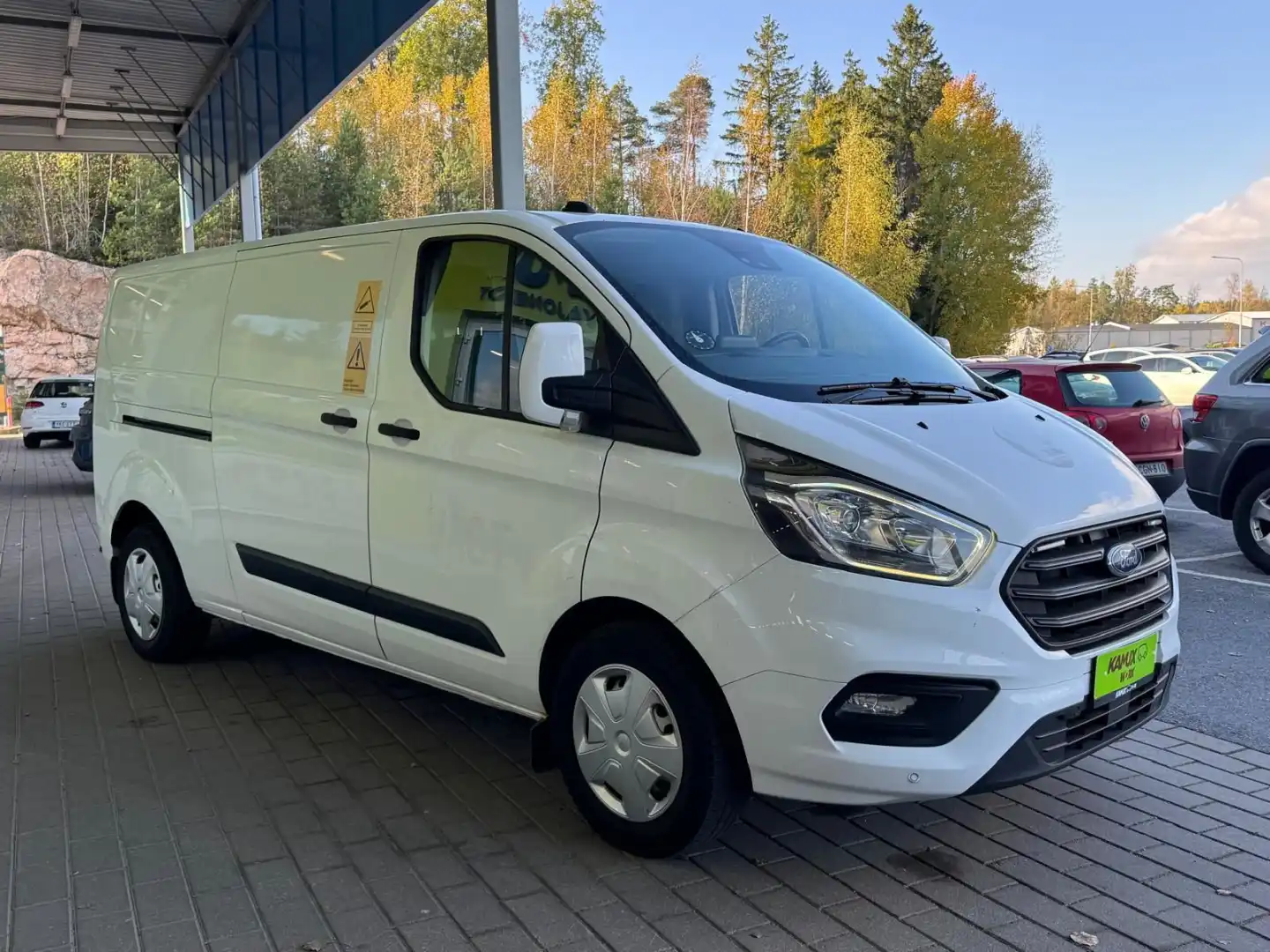 car-image