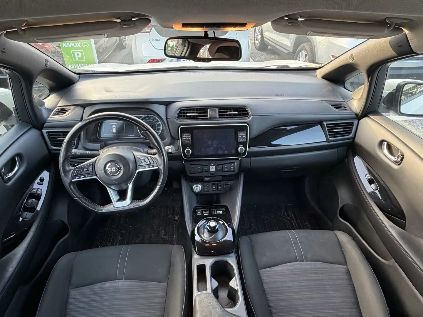 car-image