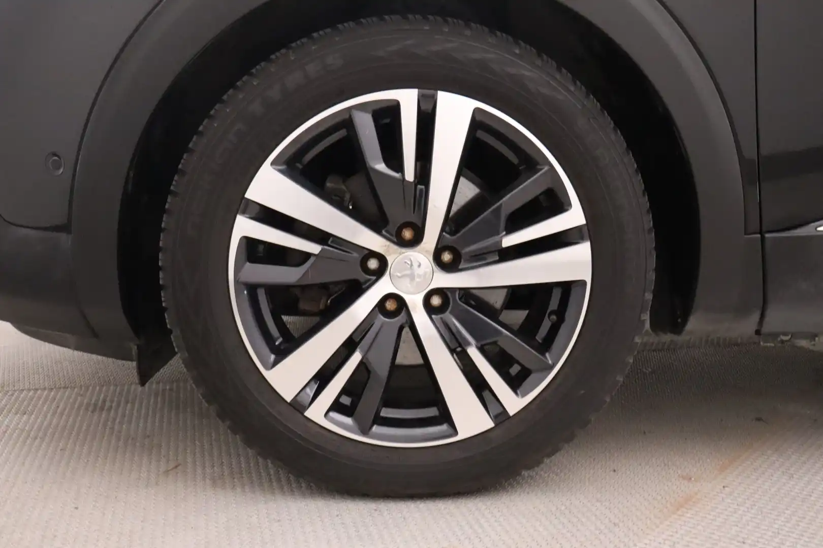 car-image