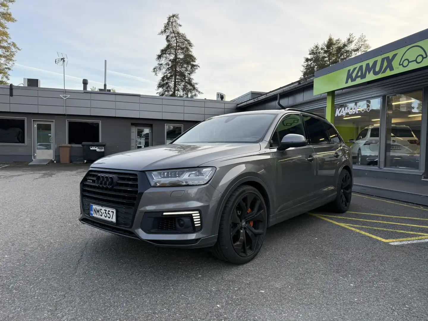 car-image