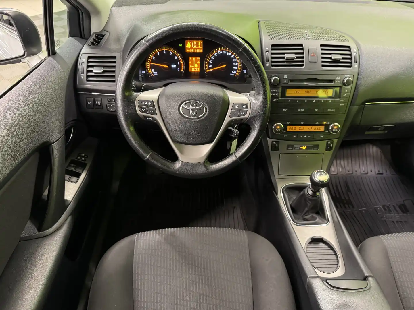 car-image