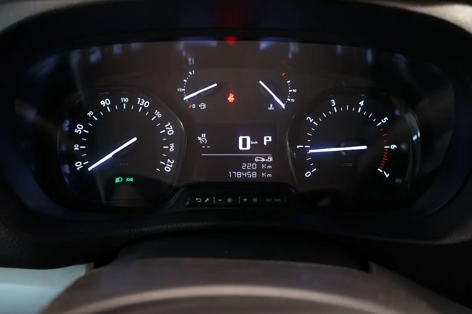 car-image
