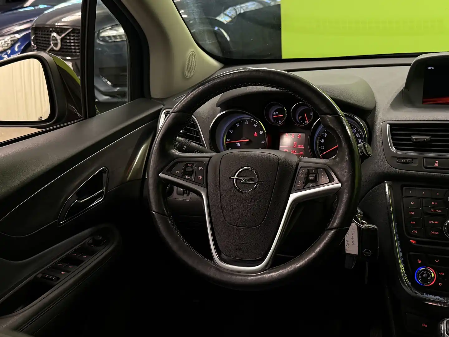 car-image