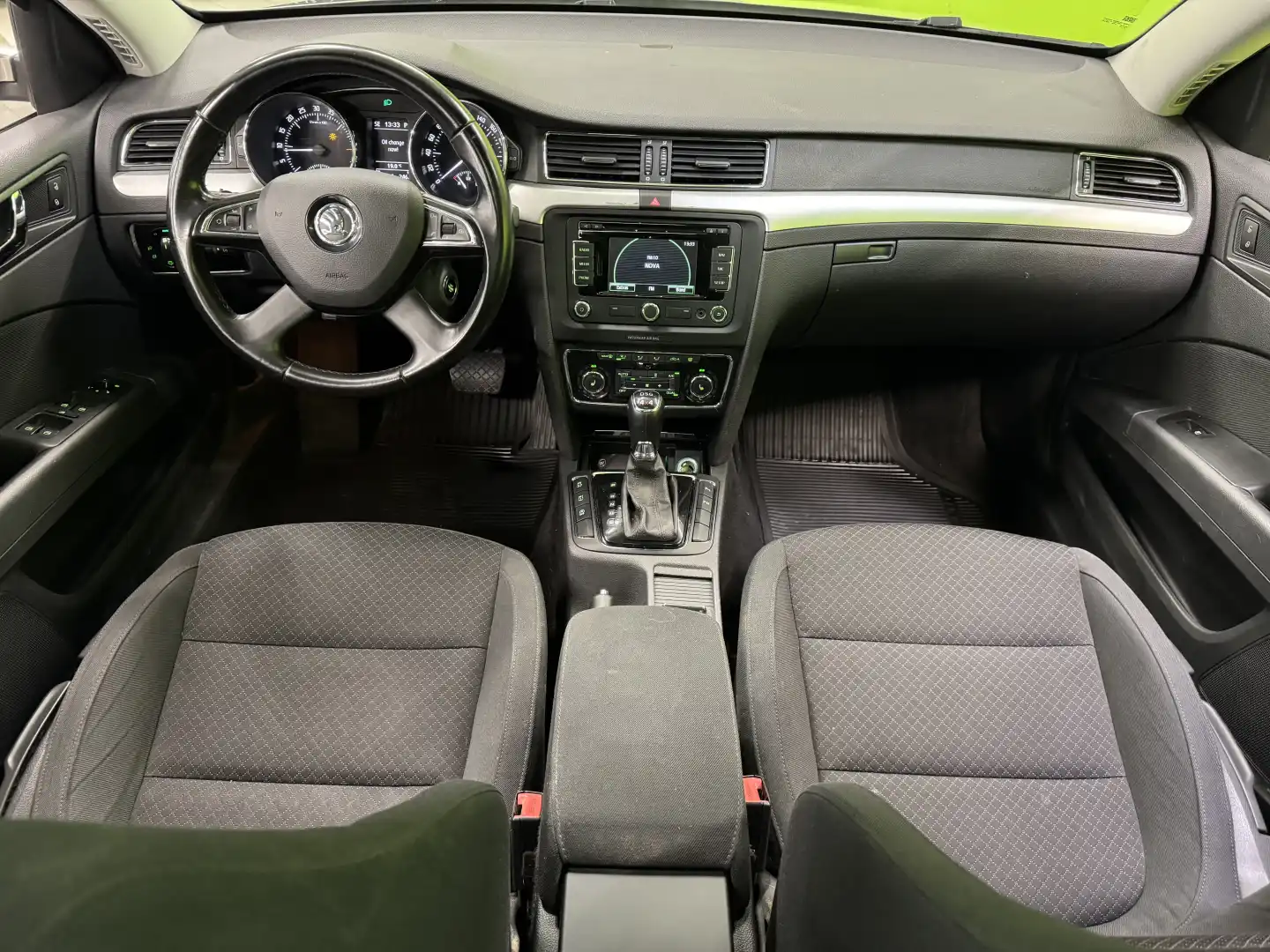 car-image