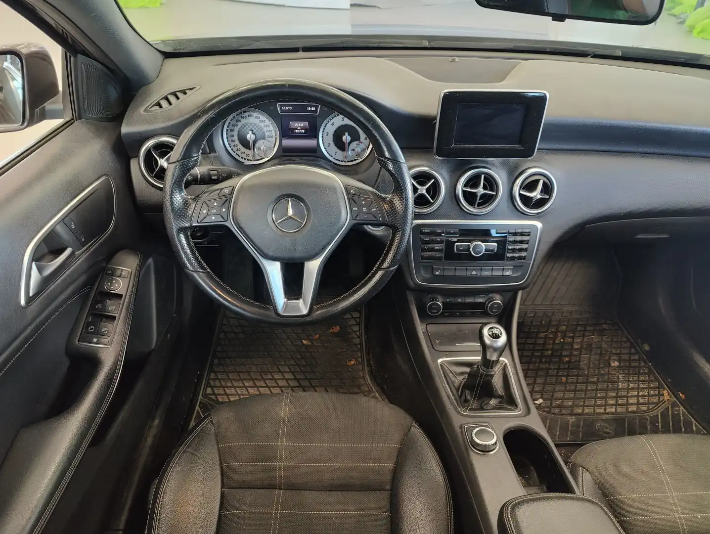 car-image