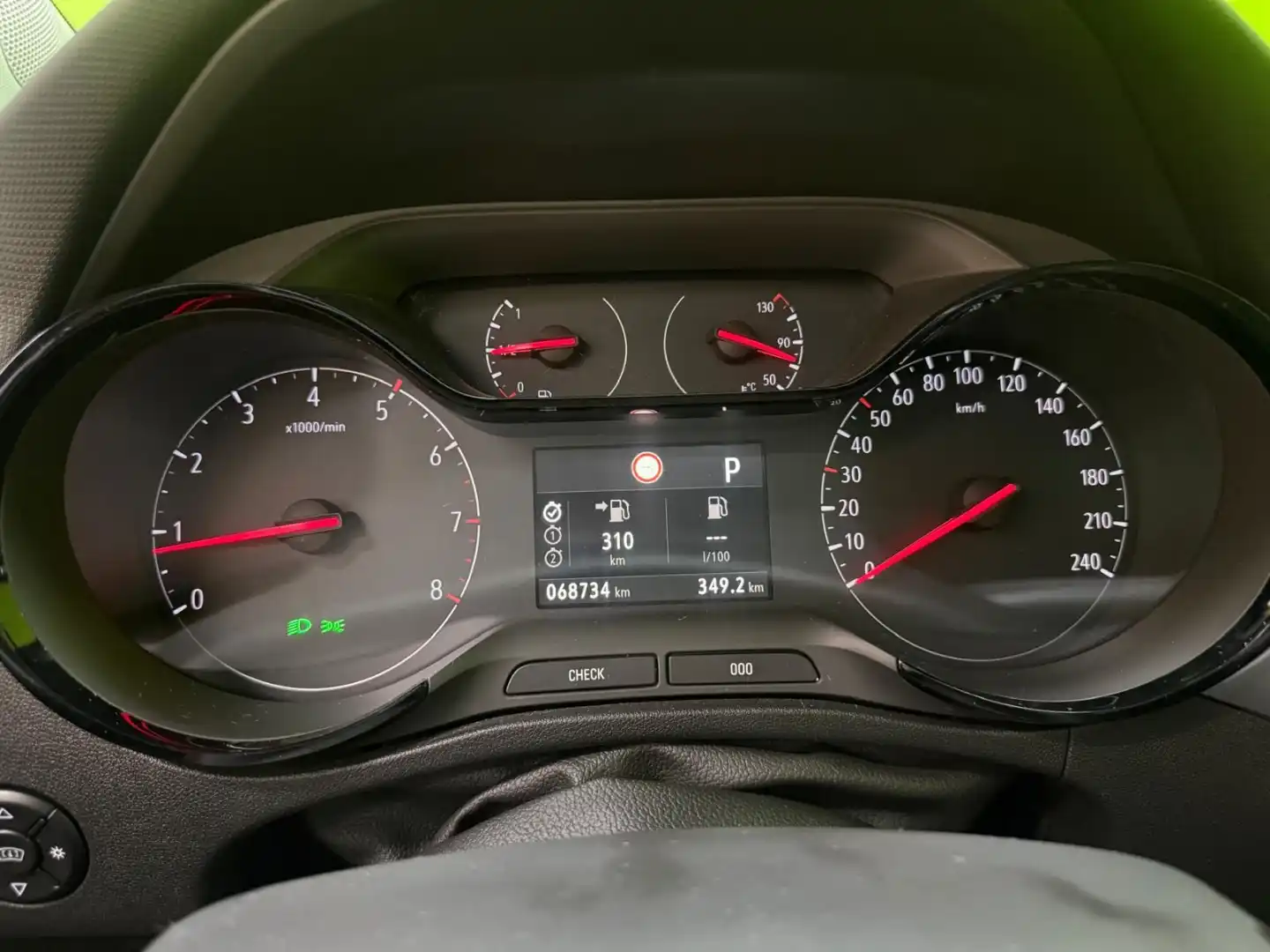 car-image