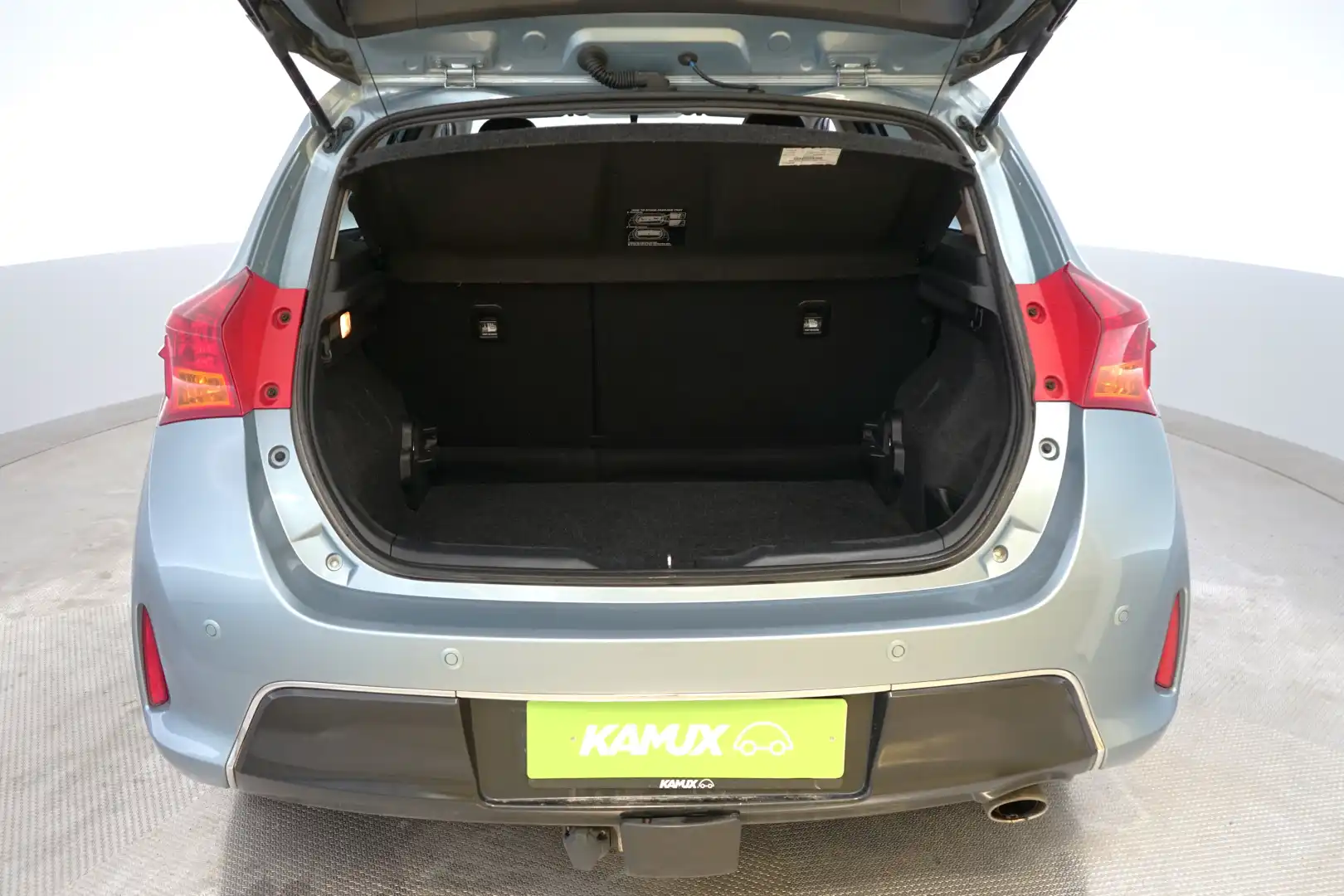 car-image