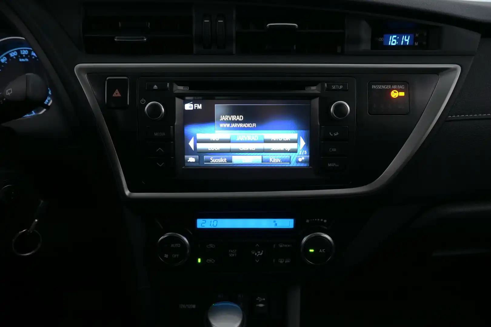 car-image